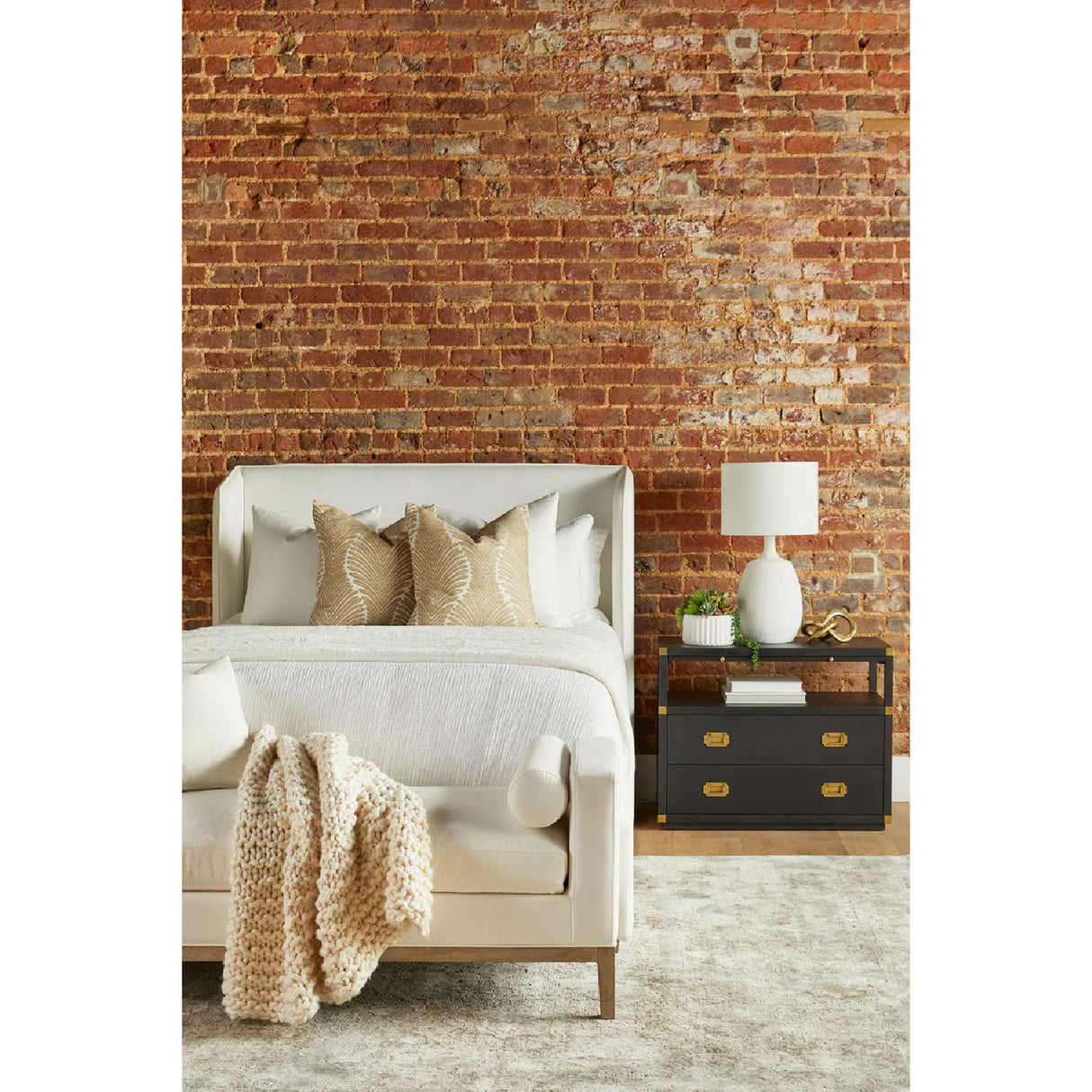 White Upholstered Queen Bed | Oroa.com