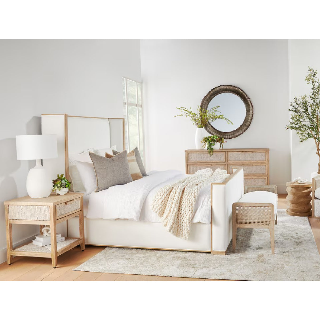White Upholstered Bed | Oroa.com