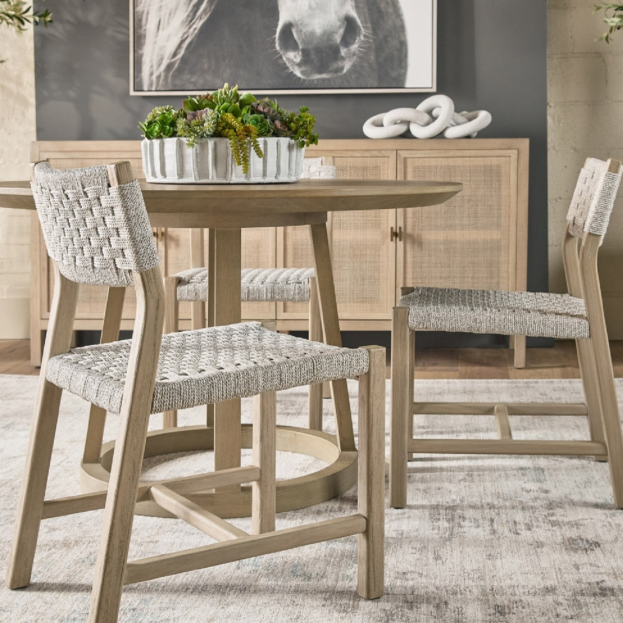 Round Oak Dining Table | Oroa.com