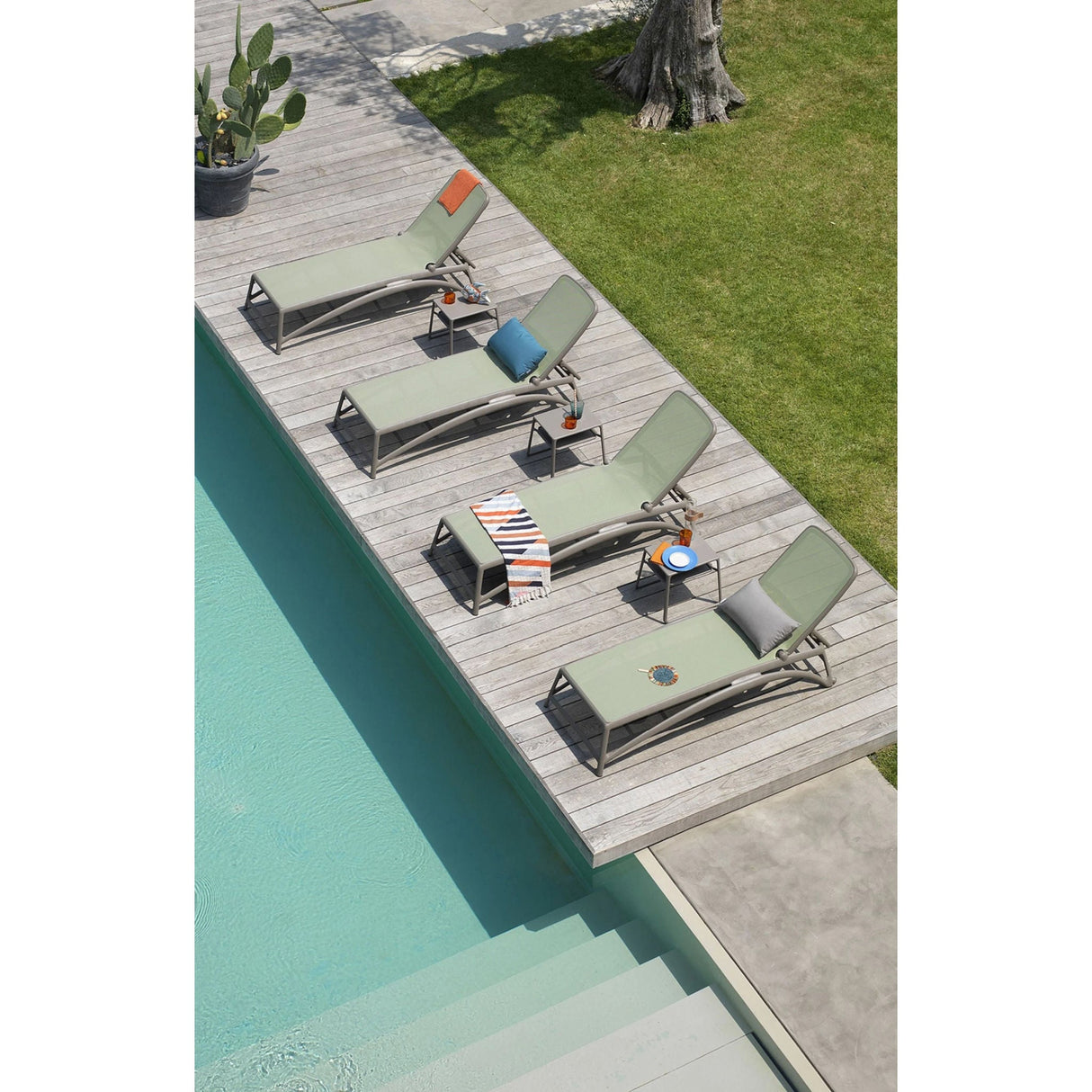 Fiberglass Frame Outdoor Chaise Lounge | Oroa.com