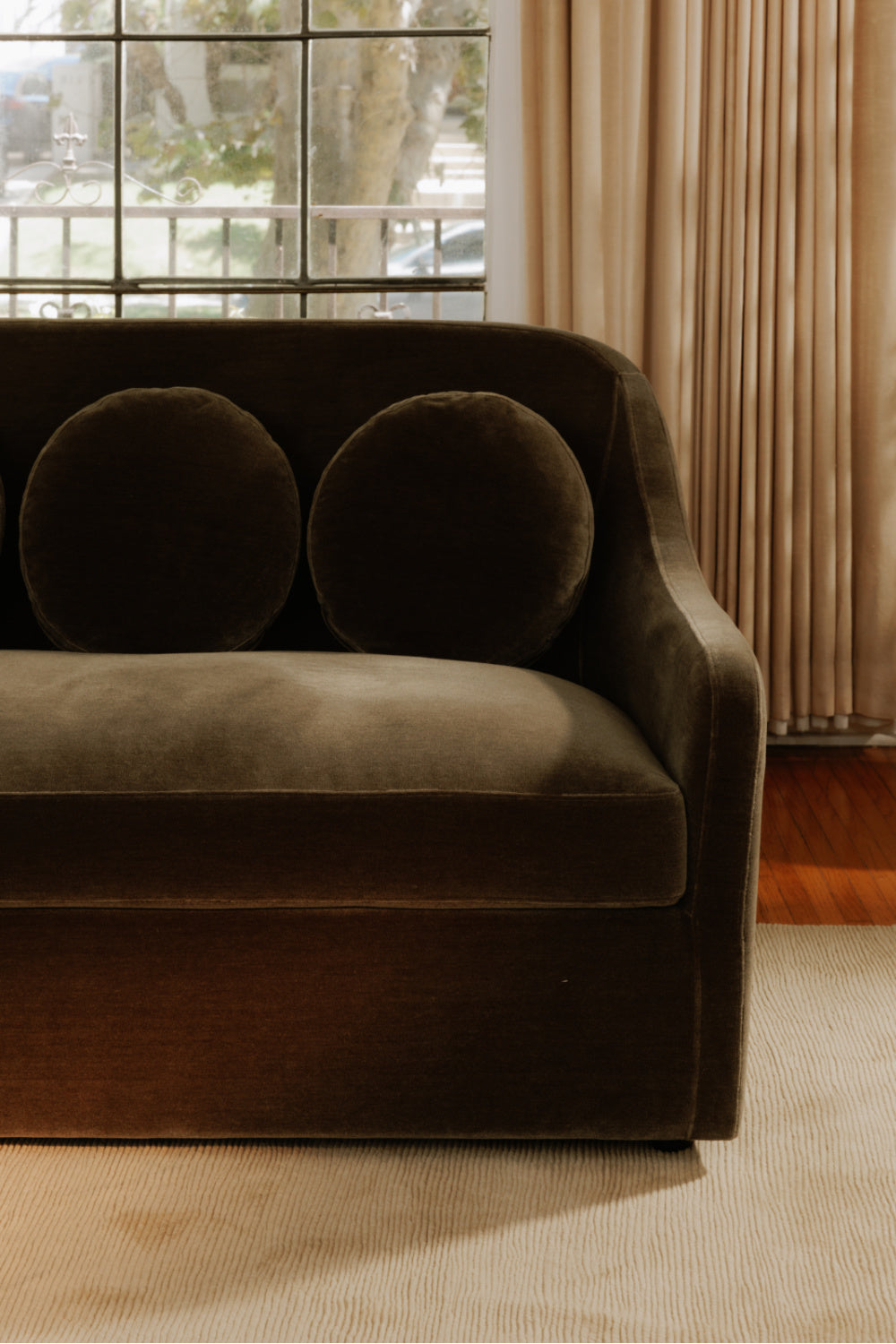 Modern European furniture - Curved Back Upholstered Sofa - www.oroa.com | Oroa.com