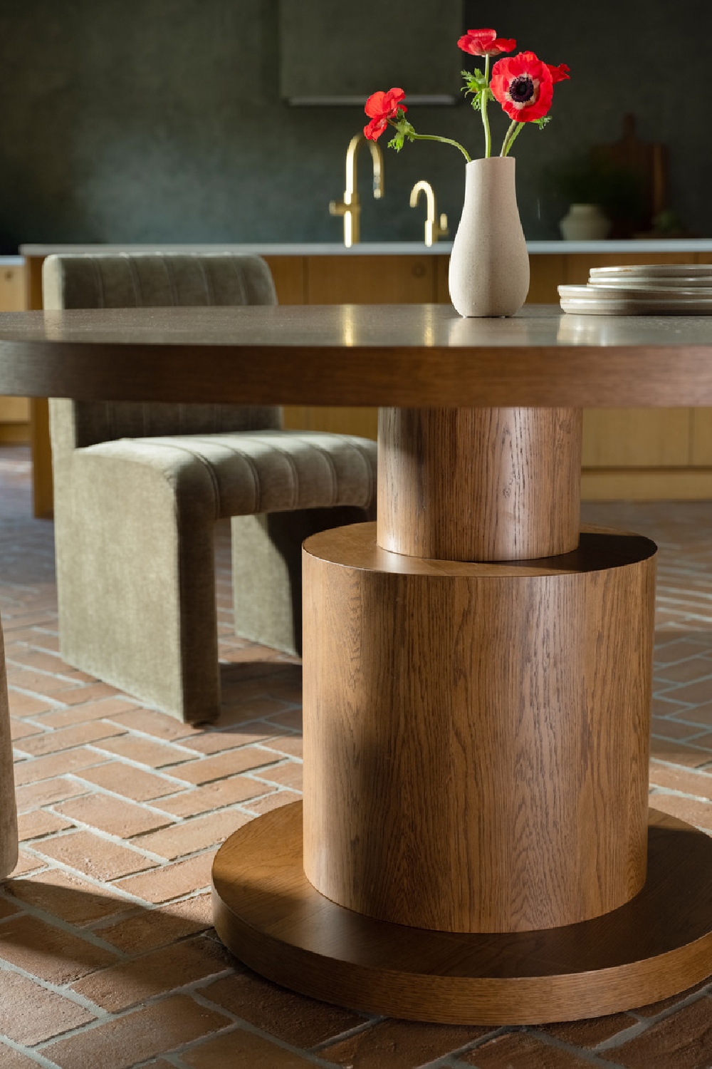 Modern European furniture - Round Oak Dining Table - www.oroa.com | Oroa.com