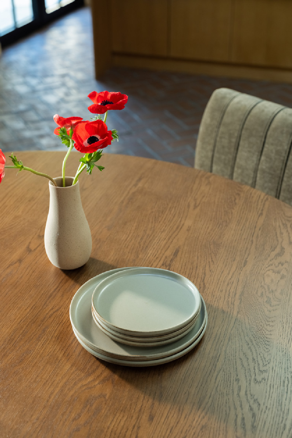 Modern European furniture - Round Oak Dining Table - www.oroa.com | Oroa.com