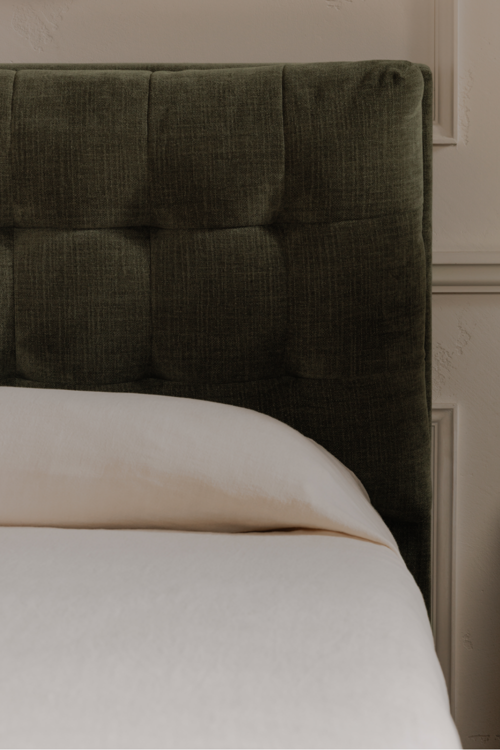 Modern European furniture - Tufted Storage Bed - www.oroa.com | Oroa.com