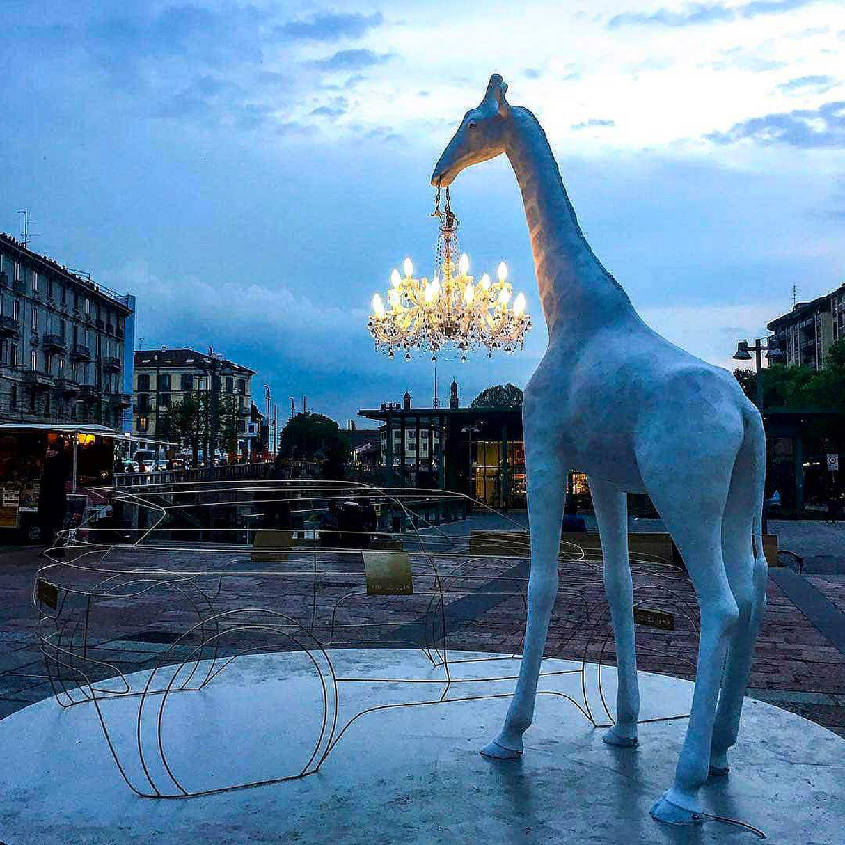Outdoor Giraffe Statue Chandelier | Oroa.com