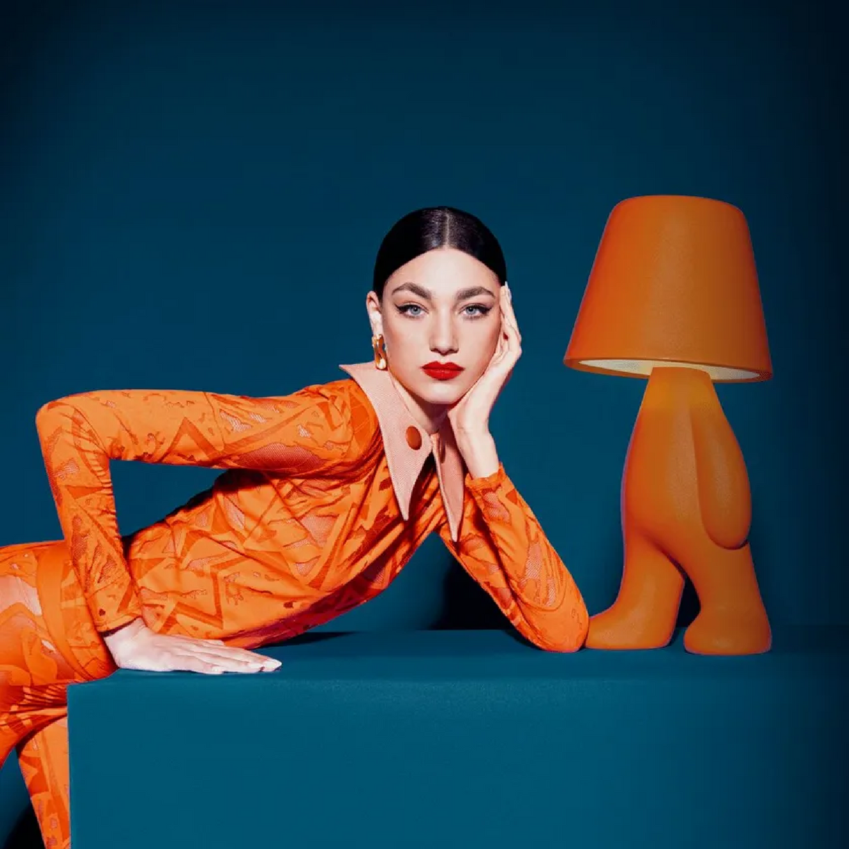 Standing Figure Table Lamp | Oroa.com