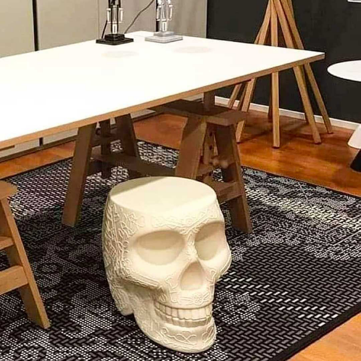 Skull-Shaped Stool Side Table | Oroa.com