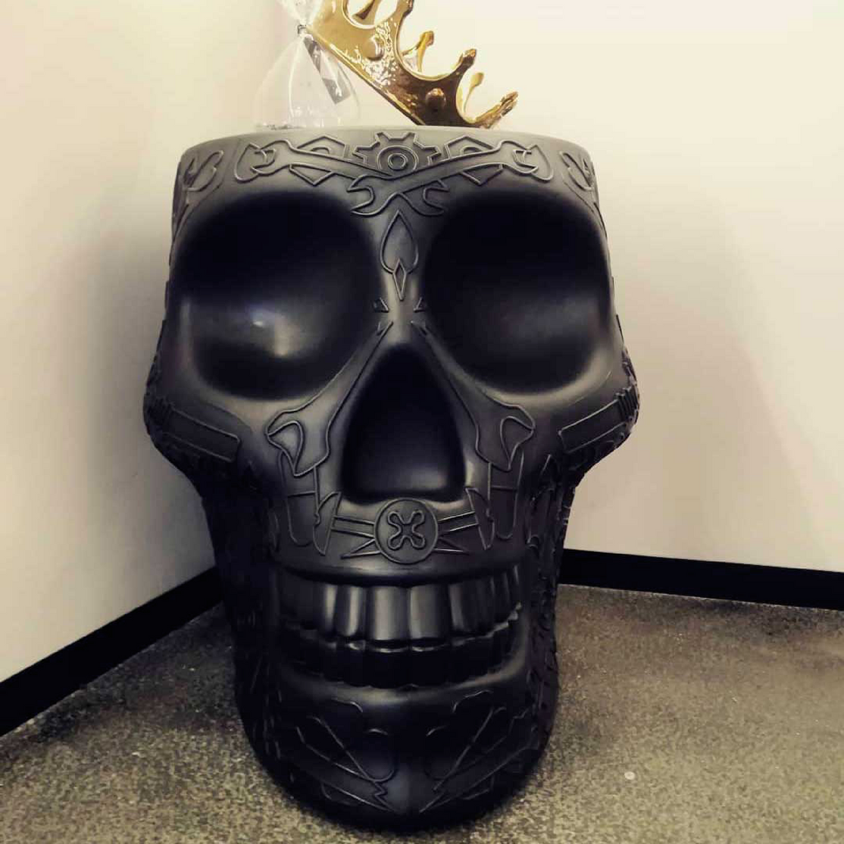 Skull-Shaped Stool Side Table | Oroa.com