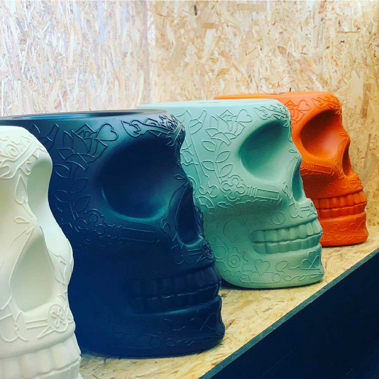 Skull-Shaped Stool Side Table | Oroa.com