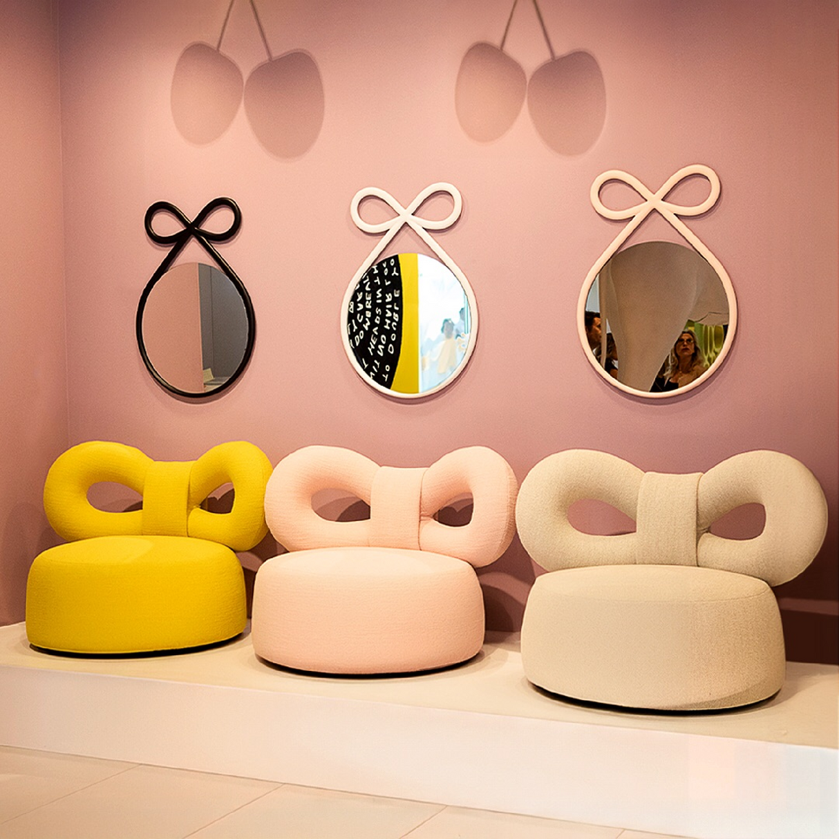 Upholstered Bow Lounge Chair | Oroa.com