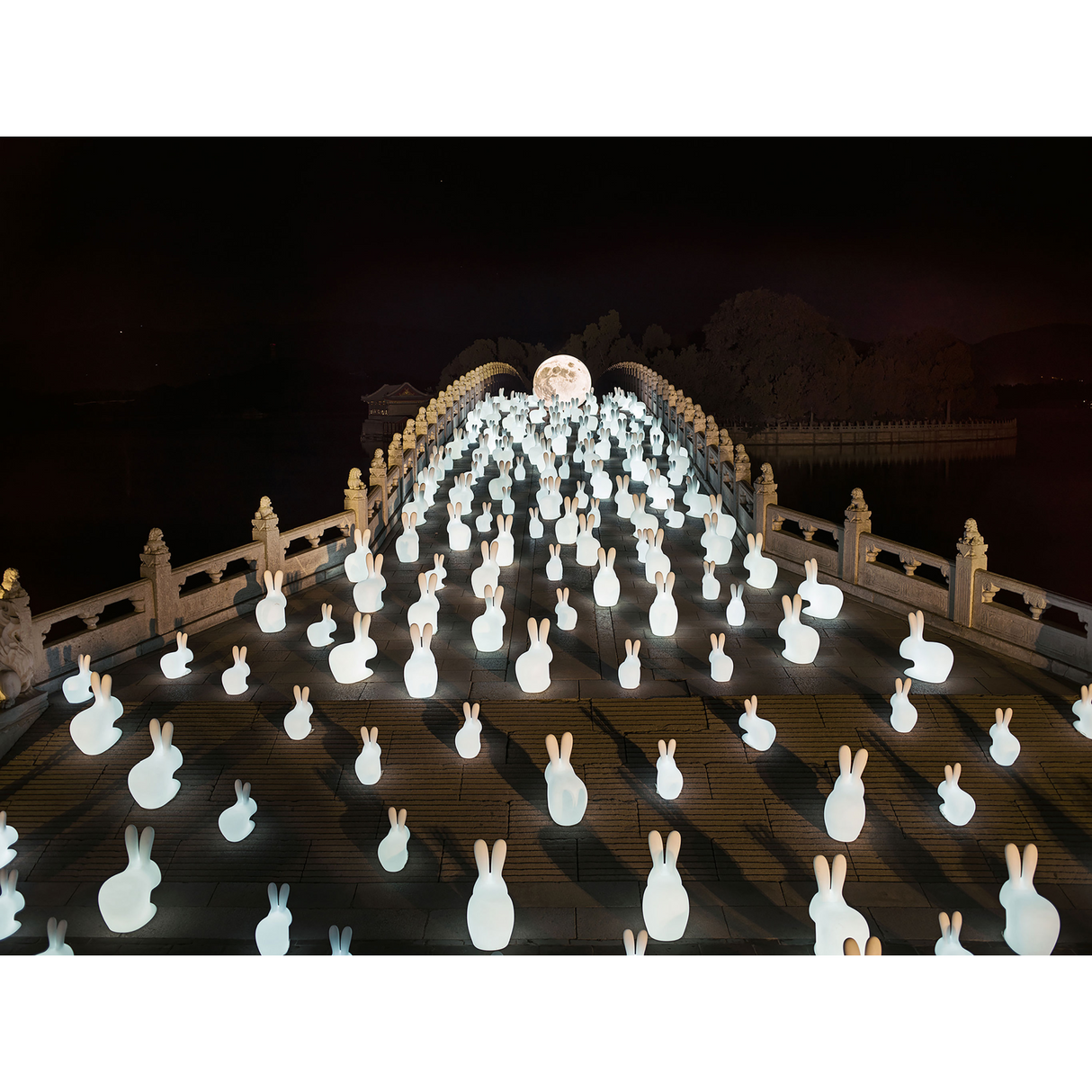White Rabbit Chair LED Lamp | Oroa.com