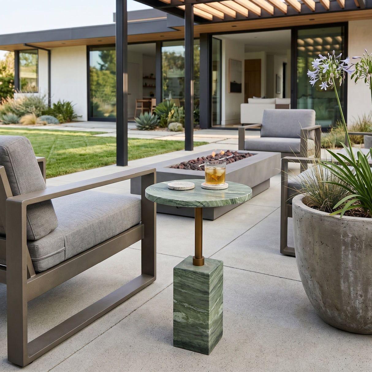 Marble-Look Indoor/Outdoor End Table | Oroa.com