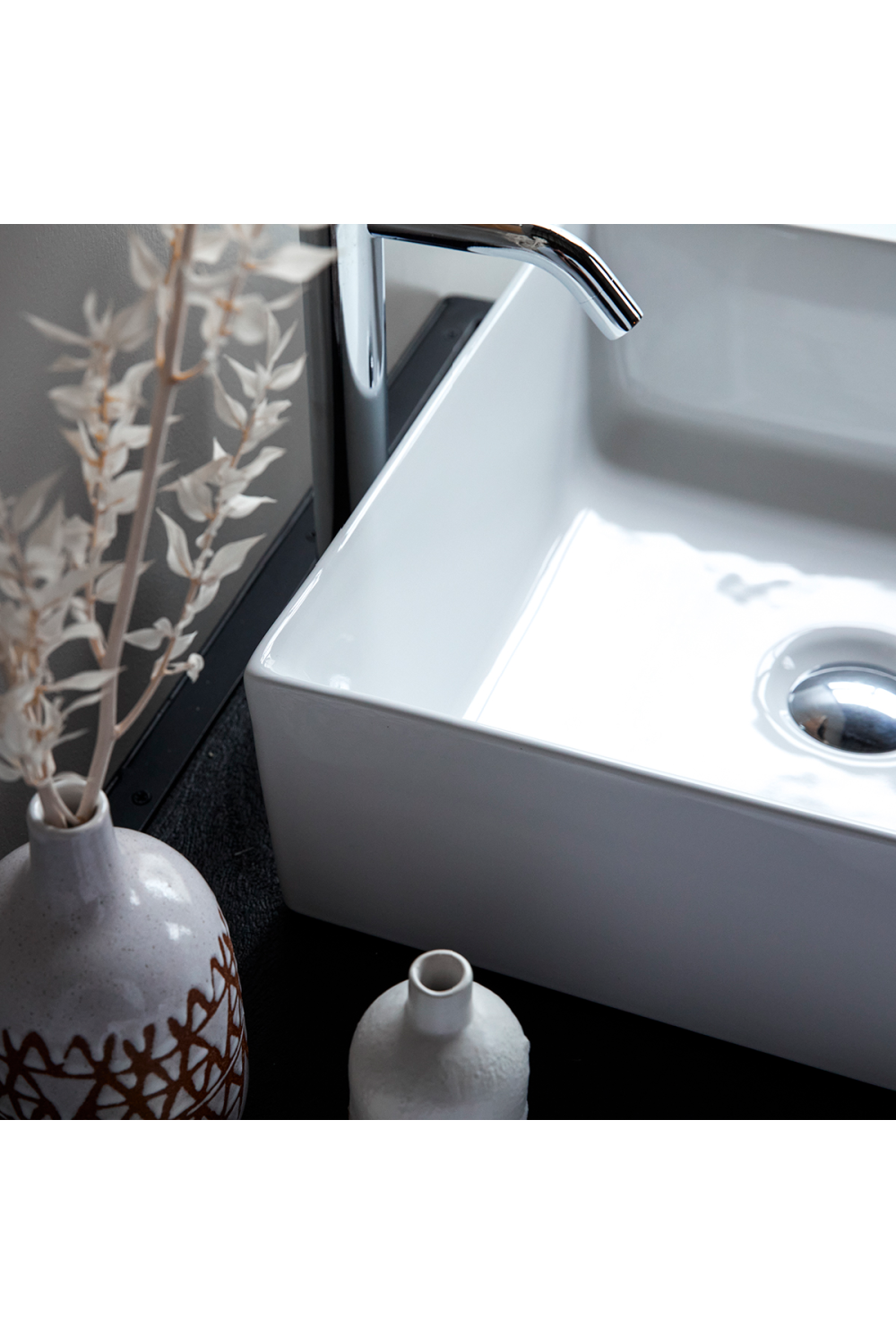 Ceramic Contemporary Bathroom Sink | Oroa.com