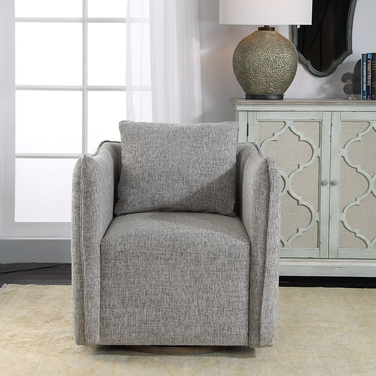 Flanged Edge Swivel Chair | Oroa.com