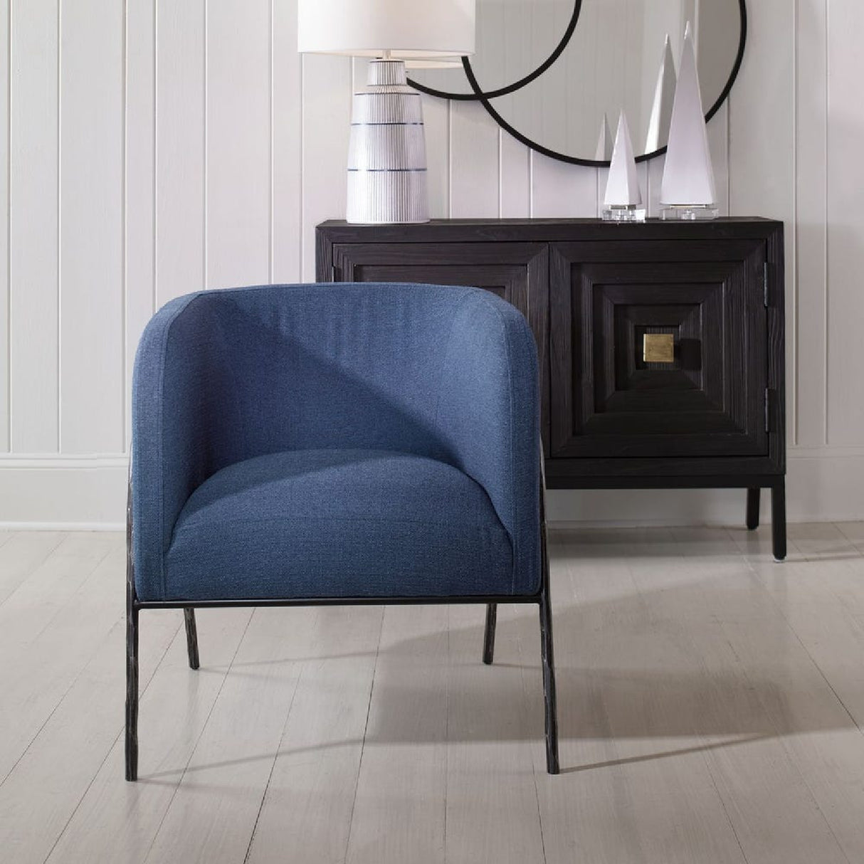 Barrel-Back Scandinavian Accent Chair | Oroa.com