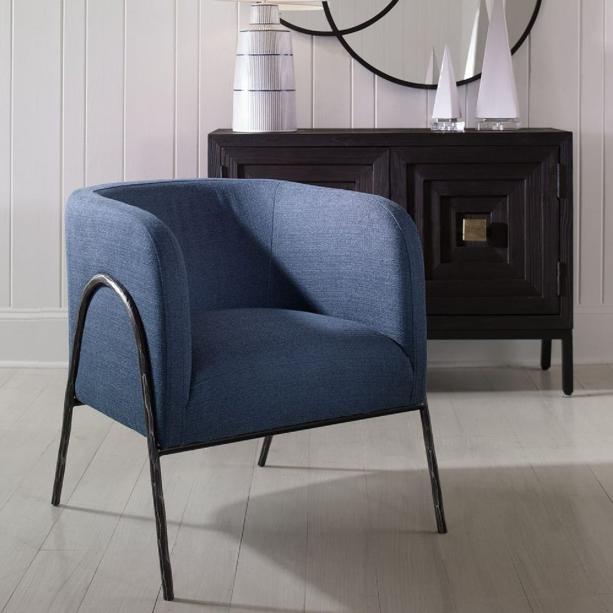 Barrel-Back Scandinavian Accent Chair | Oroa.com