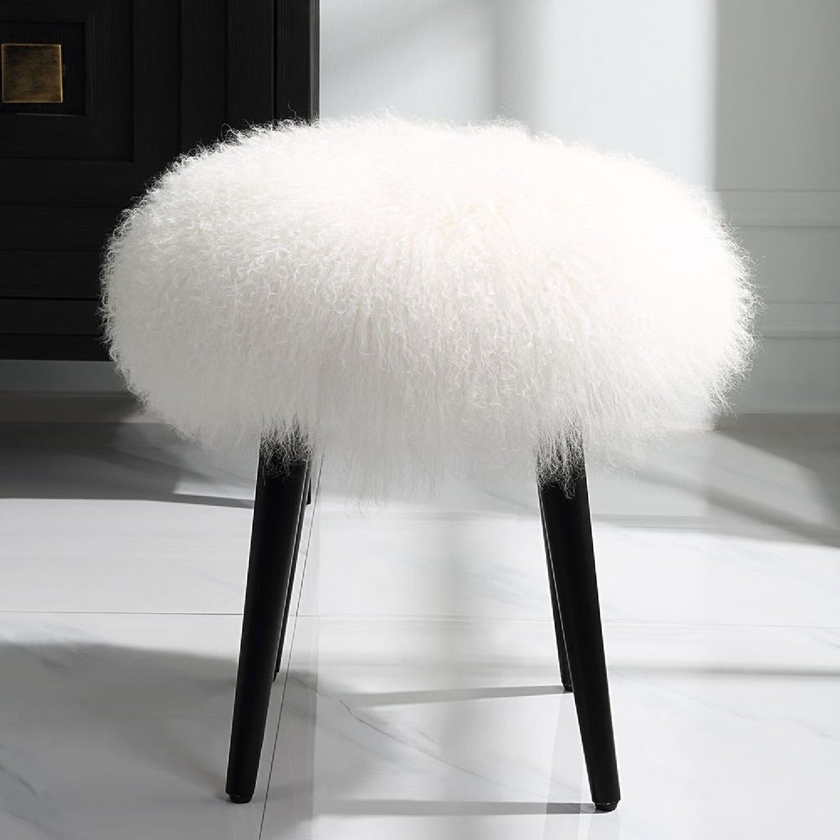White Sheepskin Accent Stool | Oroa.com