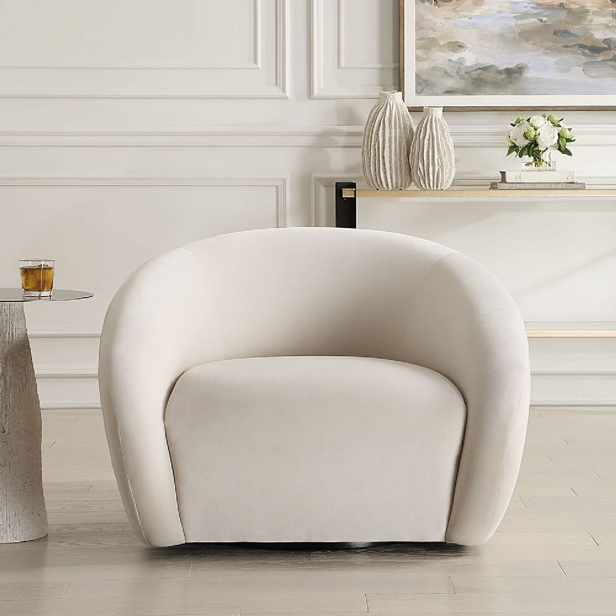 Curved-Back Velvet Swivel Chair | Oroa.com