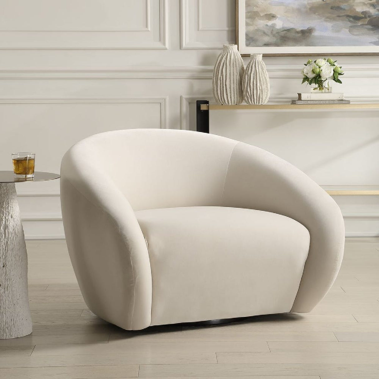 Curved-Back Velvet Swivel Chair | Oroa.com