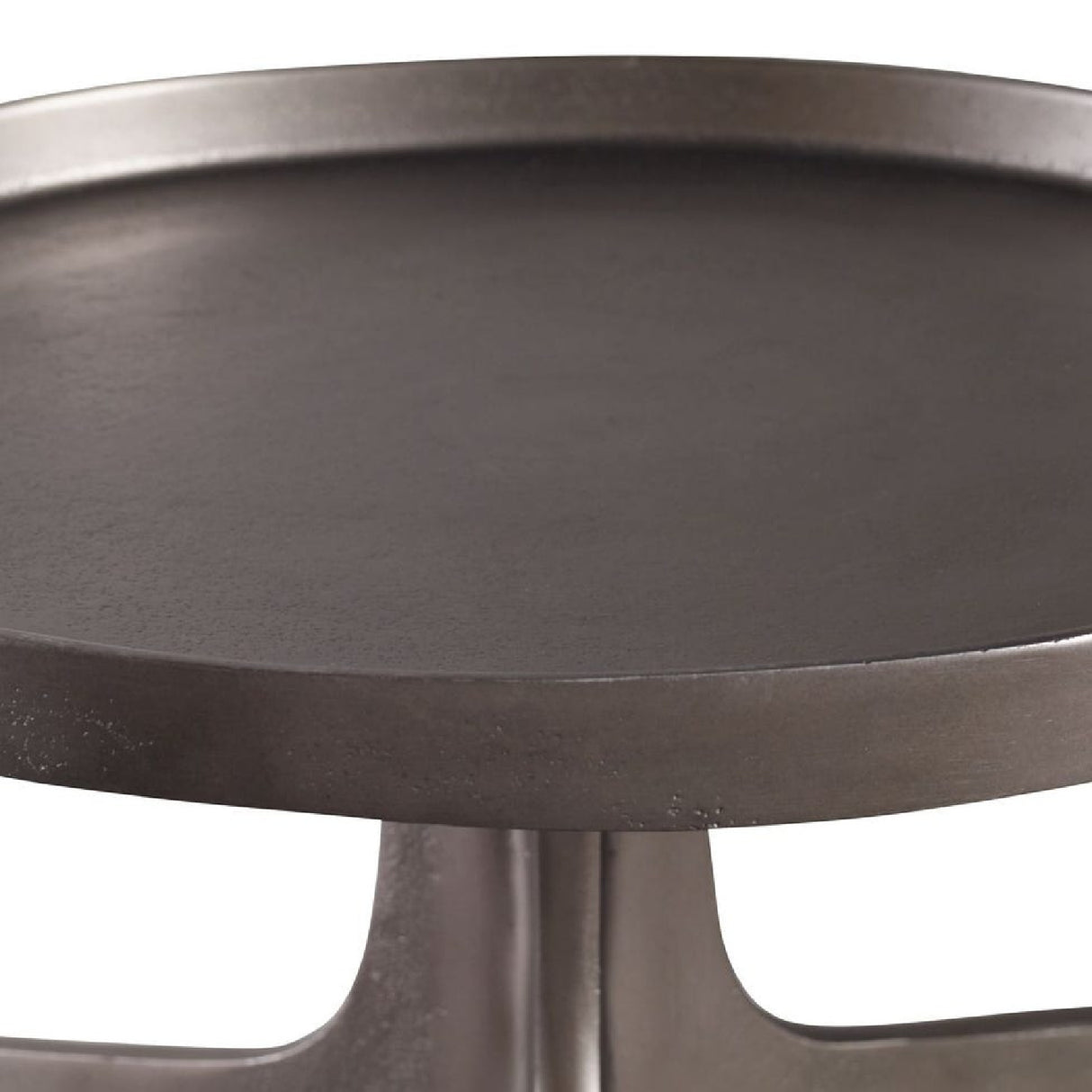 Round Cast Aluminum Accent Table | Oroa.com