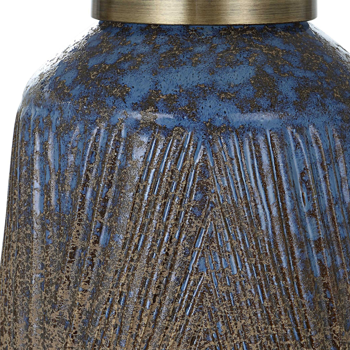 Embossed Glaze Ceramic Table Lamp | Oroa.com