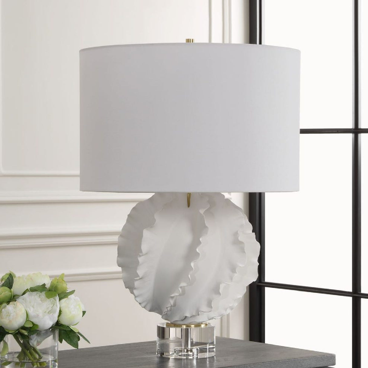 Ruffled White Ceramic Table Lamp | Oroa.com