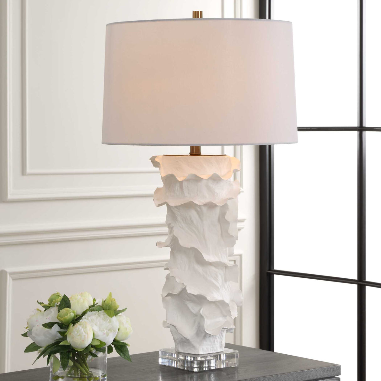 White Ceramic Ridged Table Lamp | Oroa.com