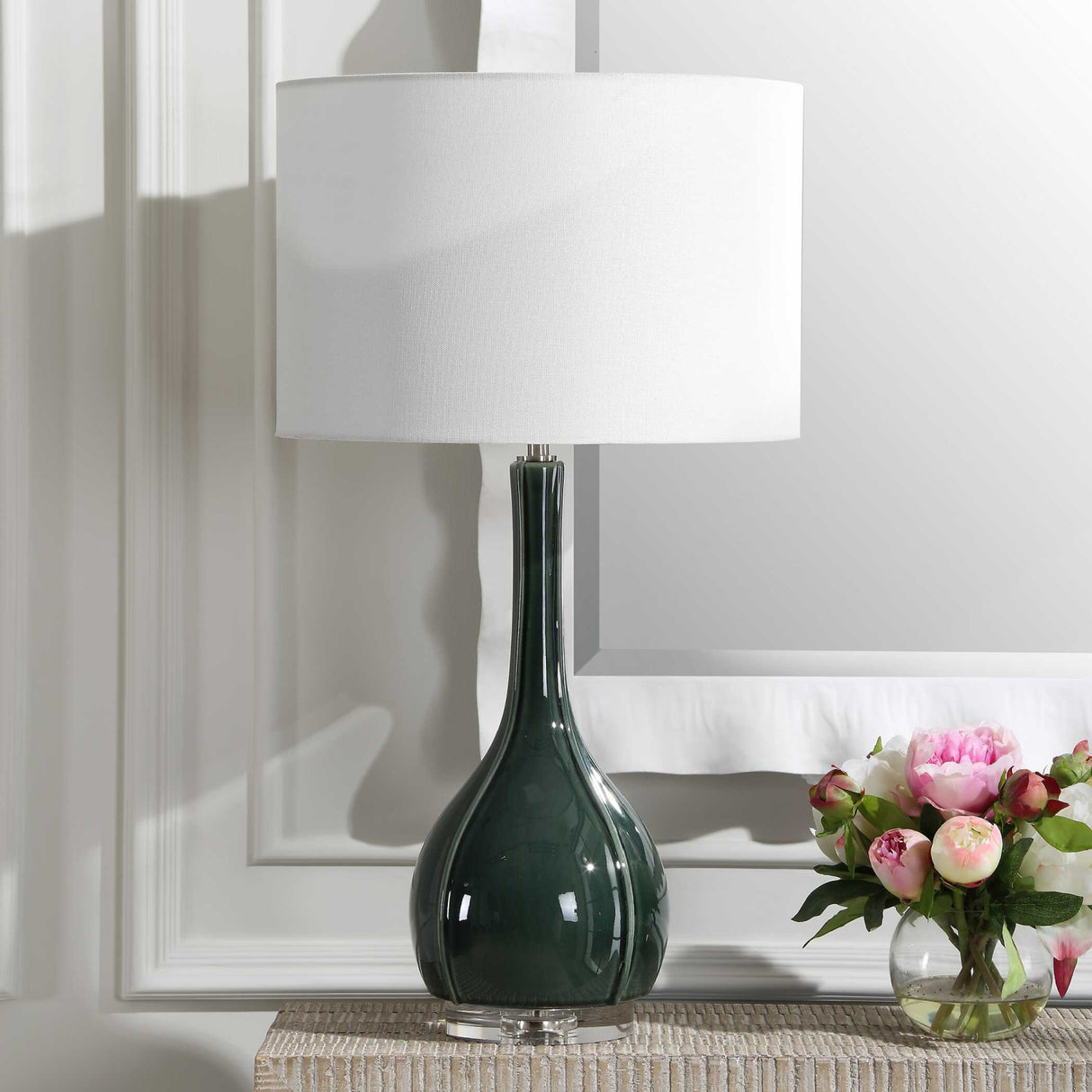Green Ceramic Fluted Table Lamp | Oroa.com