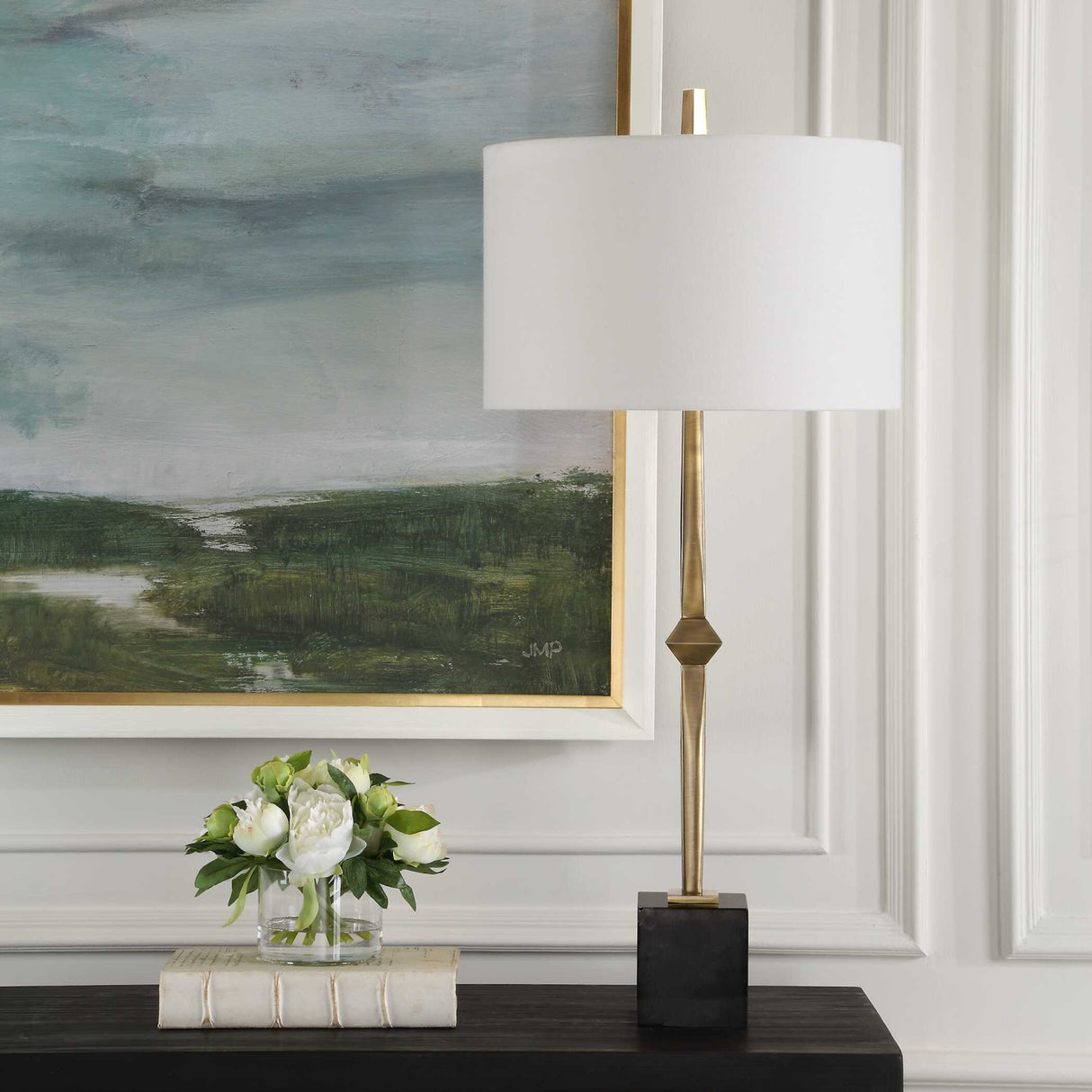 Round White Linen Table Lamp | Oroa.com