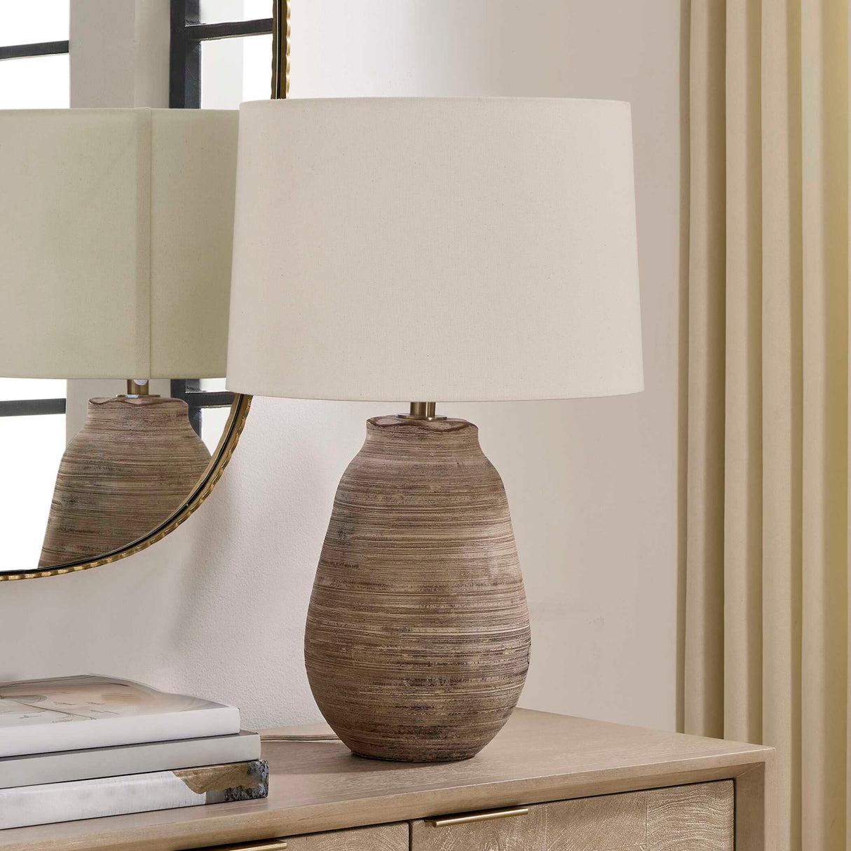 Distressed Gray Ceramic Table Lamp | Oroa.com