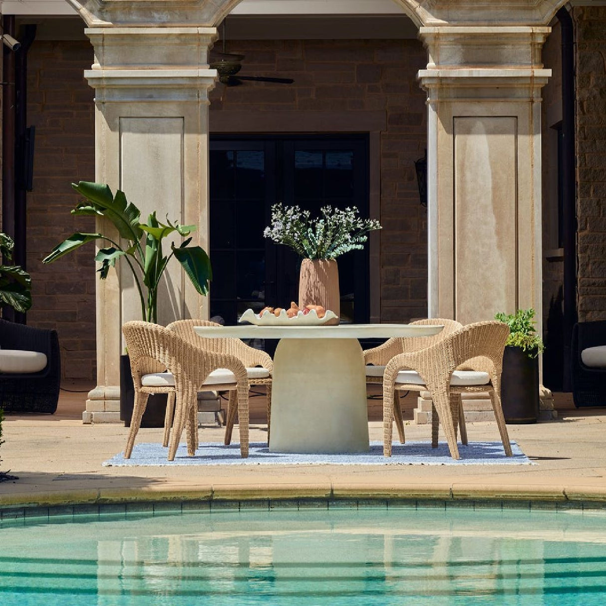Cast Aluminum Indoor/Outdoor Dining Table | Oroa.com