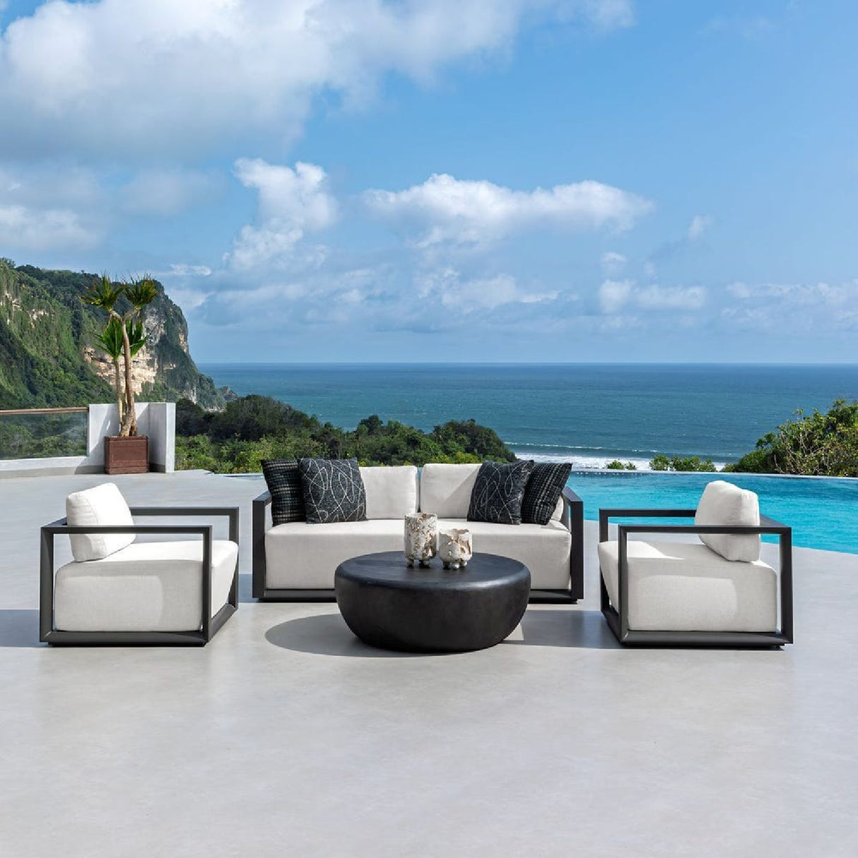 White Cushioned Outdoor Lounge Chair | Oroa.com