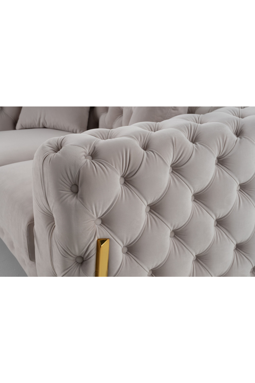 Button-Tufted Velvet Loveseat | Oroa.com