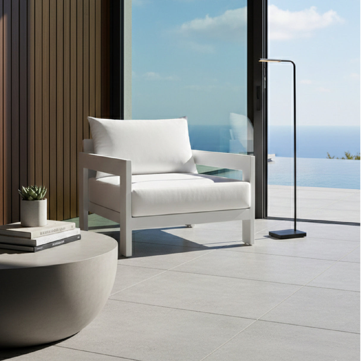 Aluminum-Framed Outdoor Lounge Chair | Oroa.com