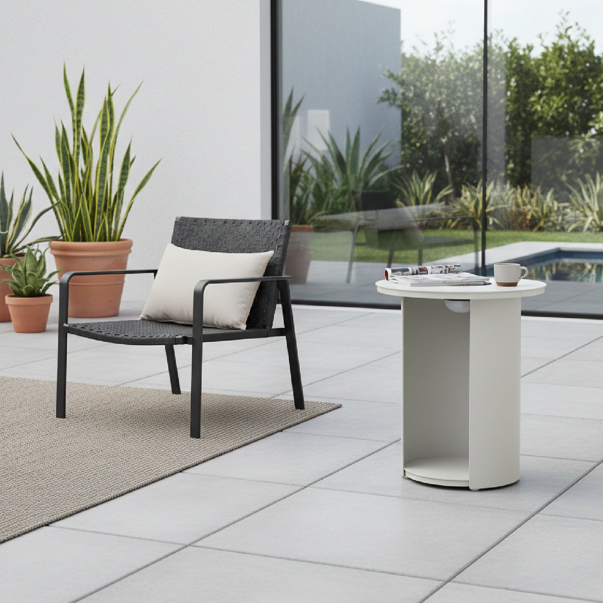 Outdoor White End Table with Solar Light S | Oroa.com