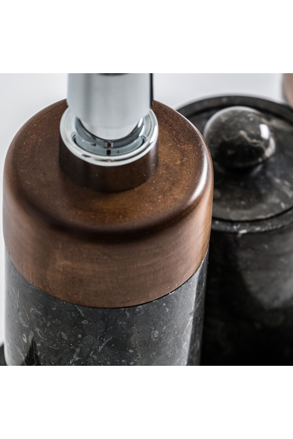 Onyx And Wood Toiletry Set (4) | Oroa.com