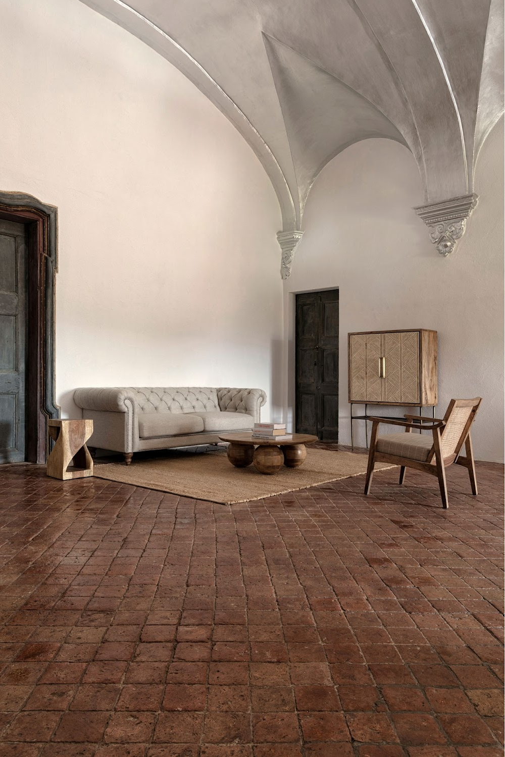 Gray Velvet Chesterfield Sofa | Oroa.com