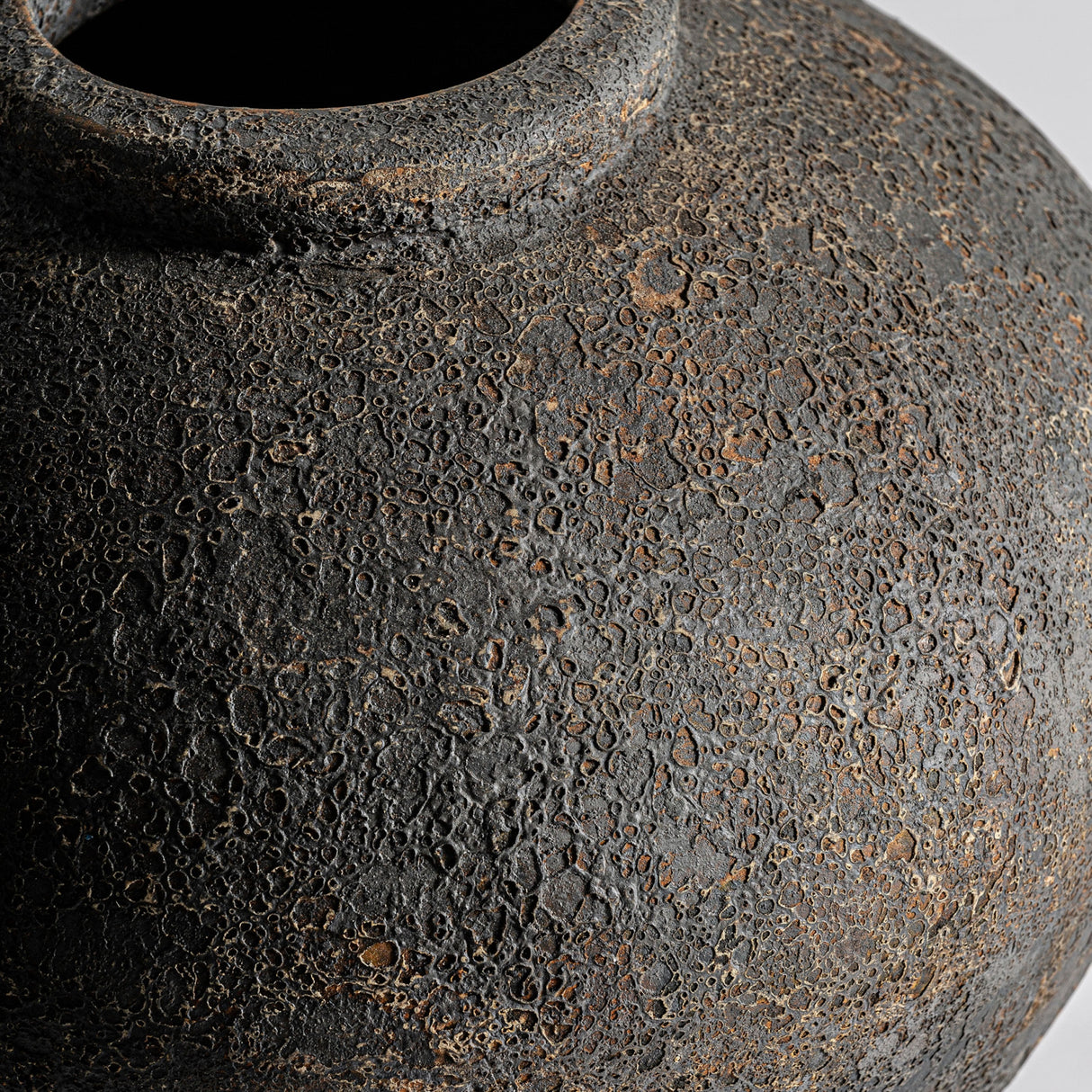 Black Terracotta Antique Vase | Oroa.com