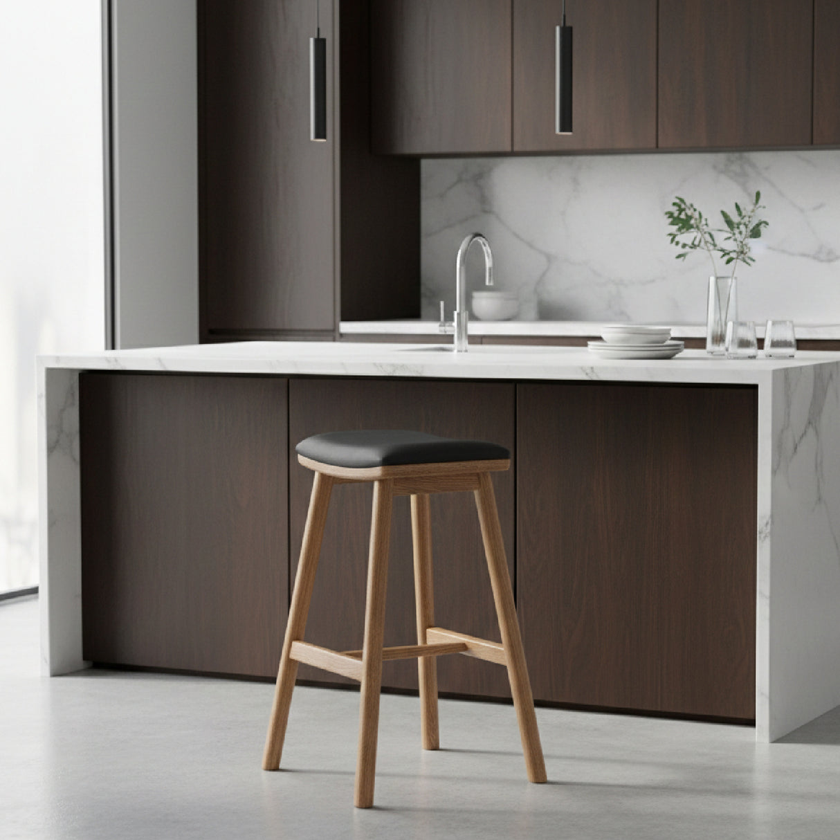 Black Leather Inspired Seat Stool | Oroa.com