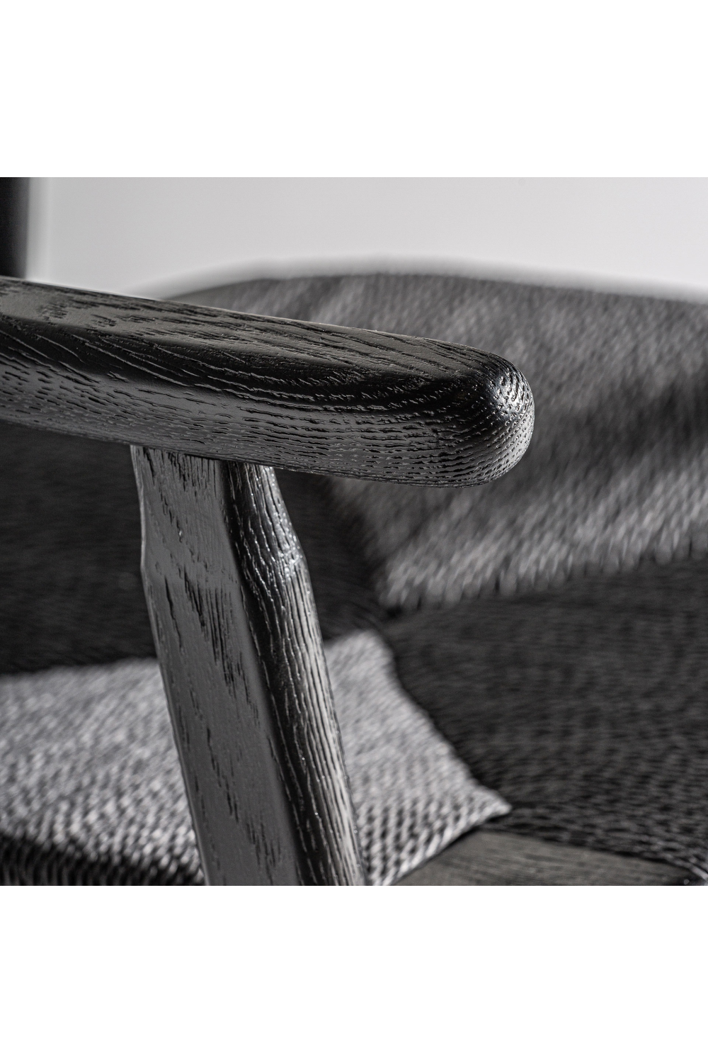 Black Oak Accent Chair | Oroa.com