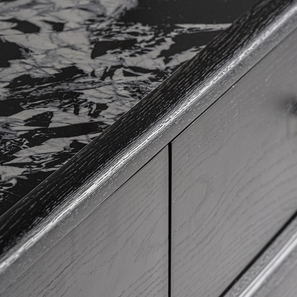 Black 6-Drawer Chest | Oroa.com