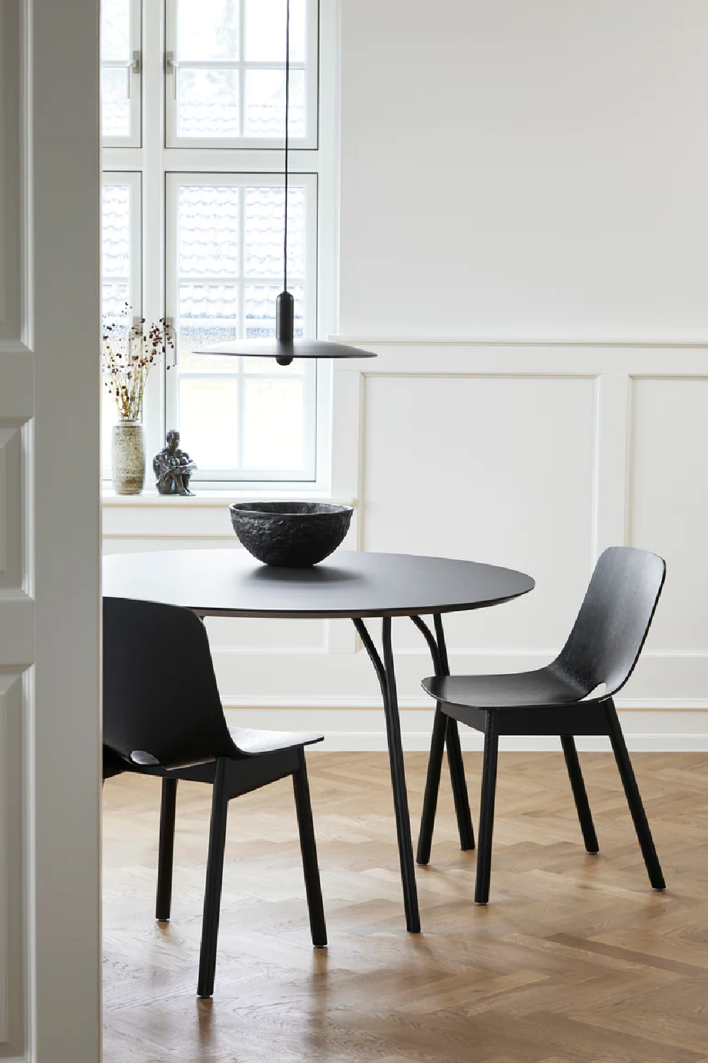 Minimalist Round Dining Table M | Oroa.com