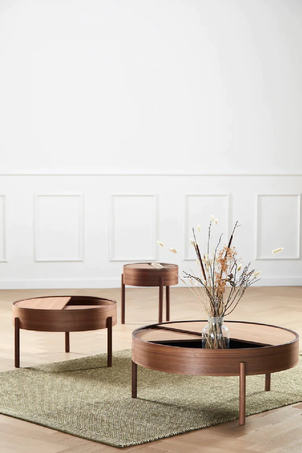 Contemporary Round Side Table | Oroa.com