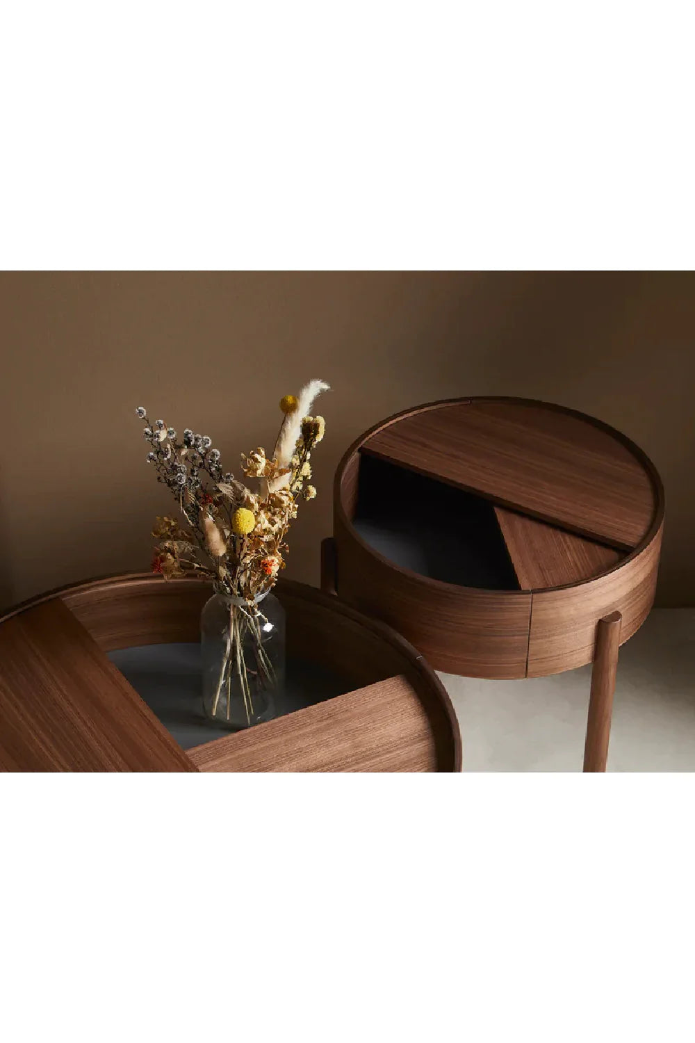 Contemporary Round Coffee Table M | Oroa.com