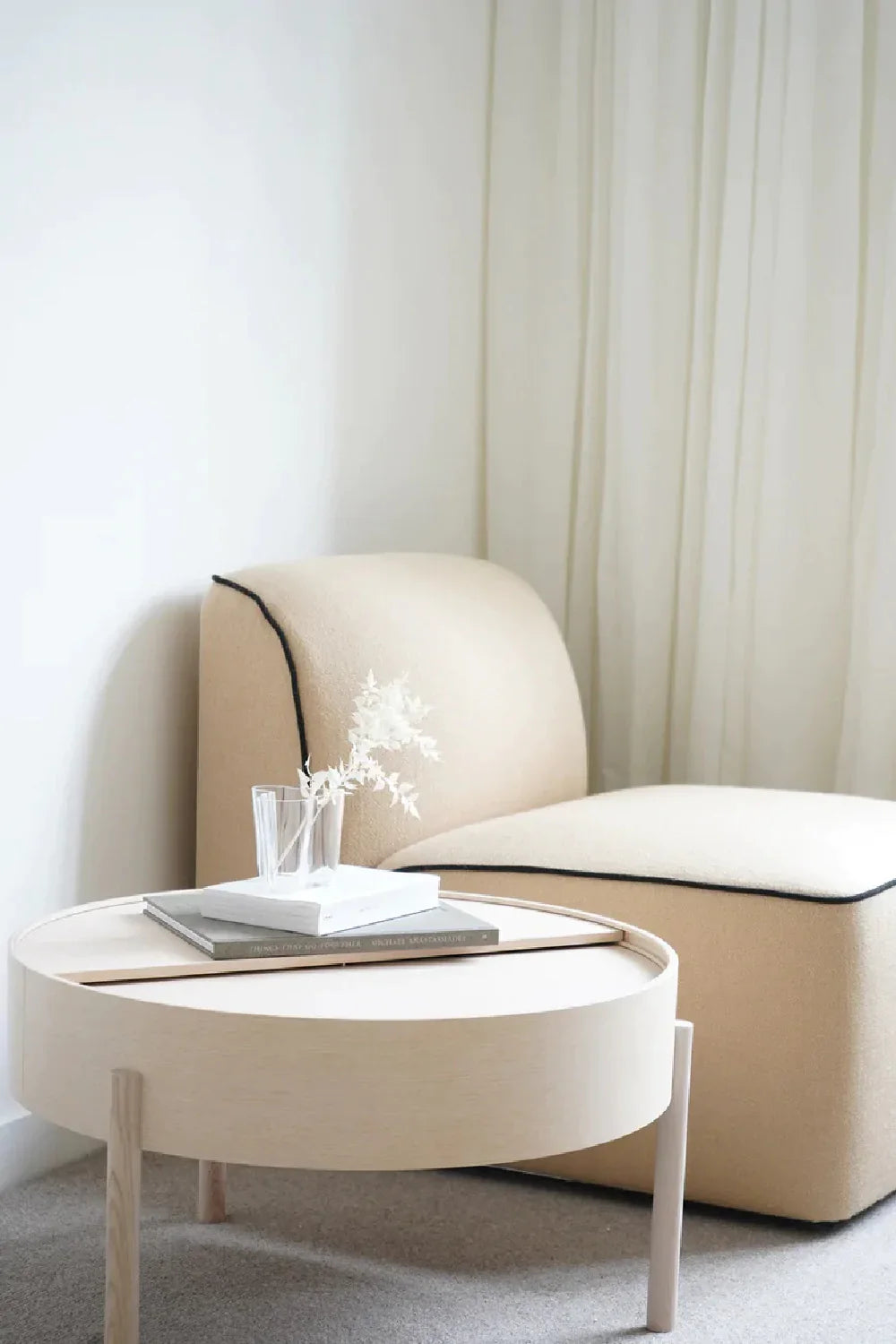 Contemporary Round Coffee Table M | Oroa.com