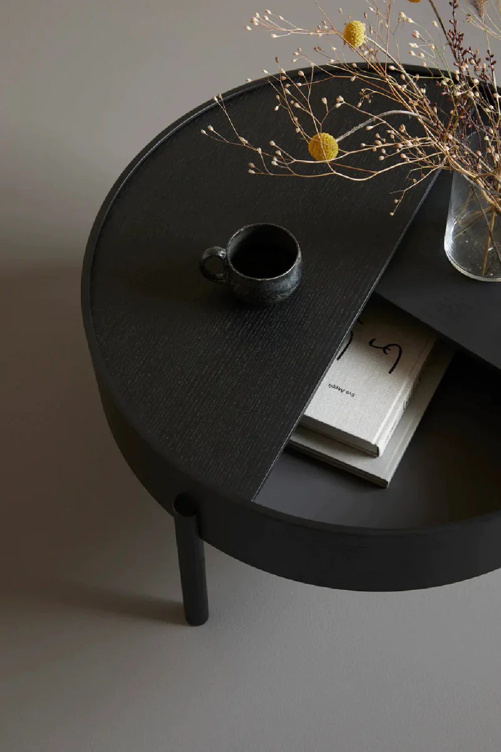 Contemporary Round Coffee Table M | Oroa.com