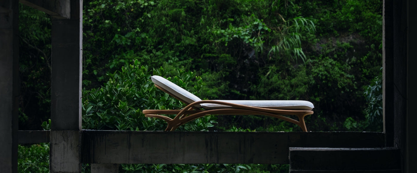 Adjustable sun lounger outdoor reclining teak seating structured form OROA | Oroa.com