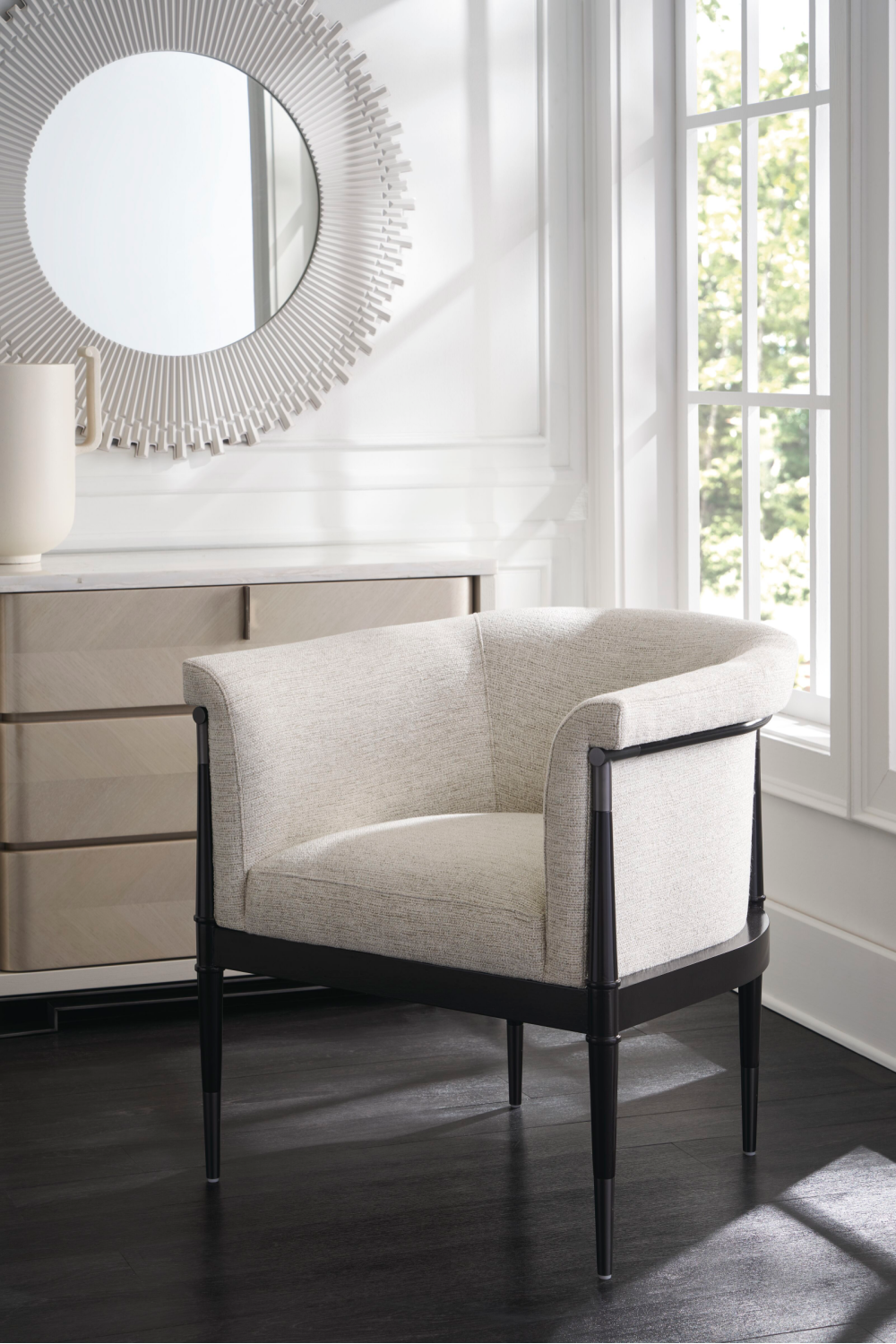 Crenulated Round Mirror | Oroa.com
