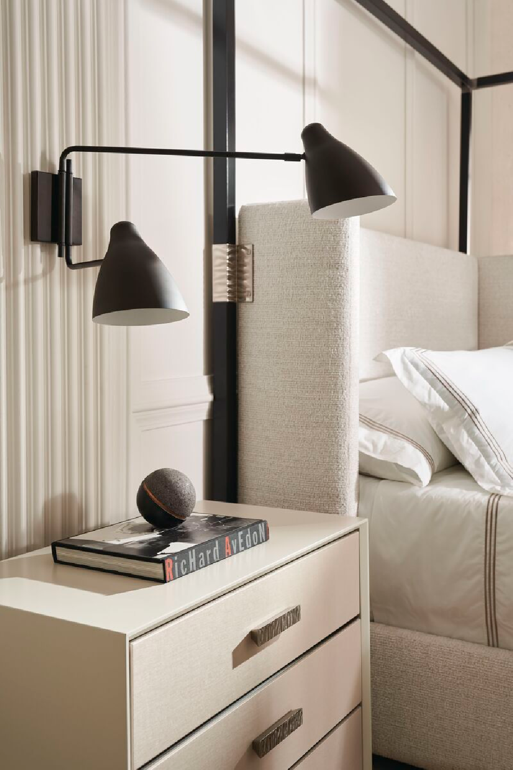 Vinyl 3-Drawer Nightstand | Oroa.com