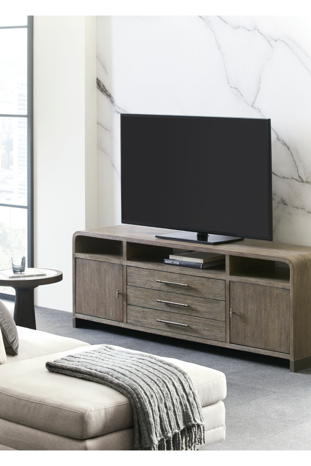 Modern Minimalist Ottoman | Oroa.com
